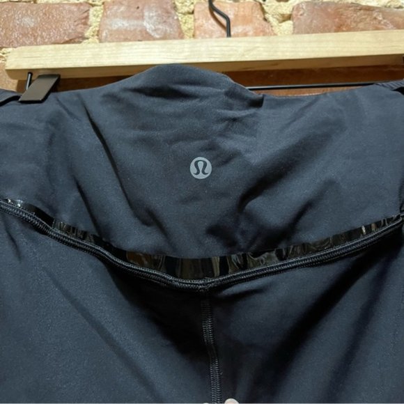 Lululemon Gloss Trim Run Super High-Rise Tight 28" Black Size 12 W5DBNS - Picture 4 of 5